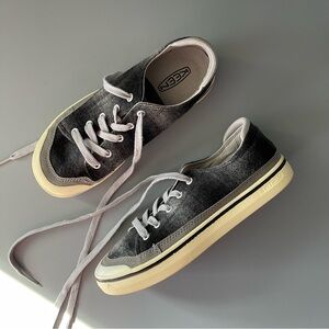 KEEN Elsa IV Flannel Plaid Active Sneakers 8 Hiking Shock Absorption LUFTcell